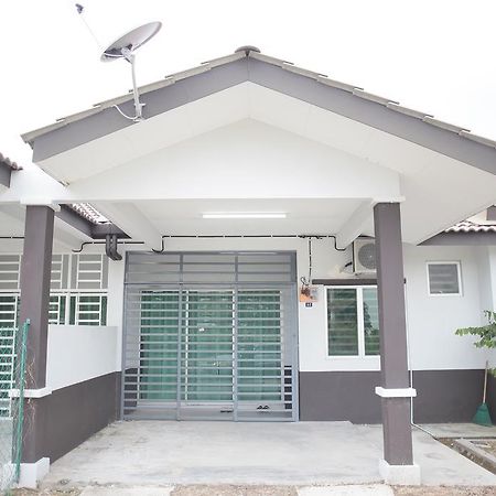 Arau Idaman Homestay Экстерьер фото